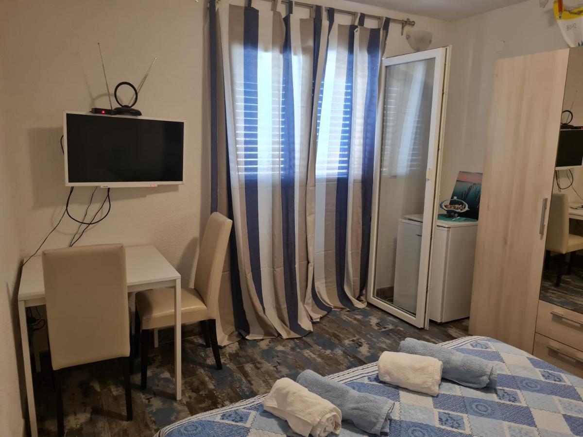 Rooms Andelka Bol Luaran gambar